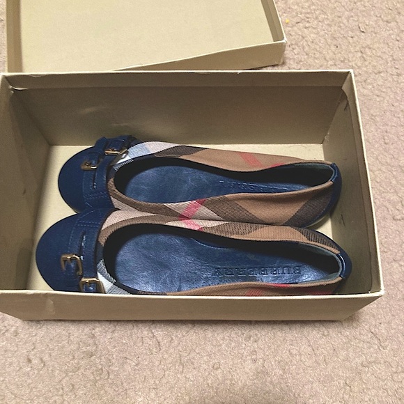 Burberry child Navy Ballet Flats - Picture 1 of 8
